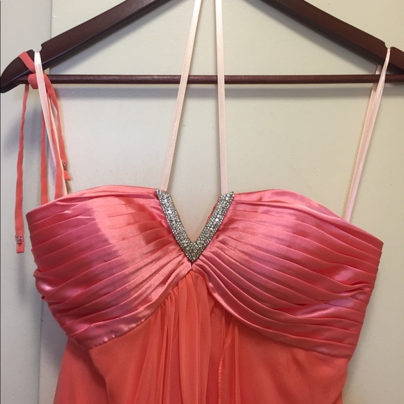 Dress/Gown - Picture 2 of 3